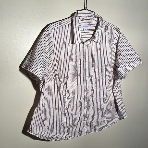 Liz Claiborne Patterned Button Down Short Sleeve Top - Picture 2 of 6